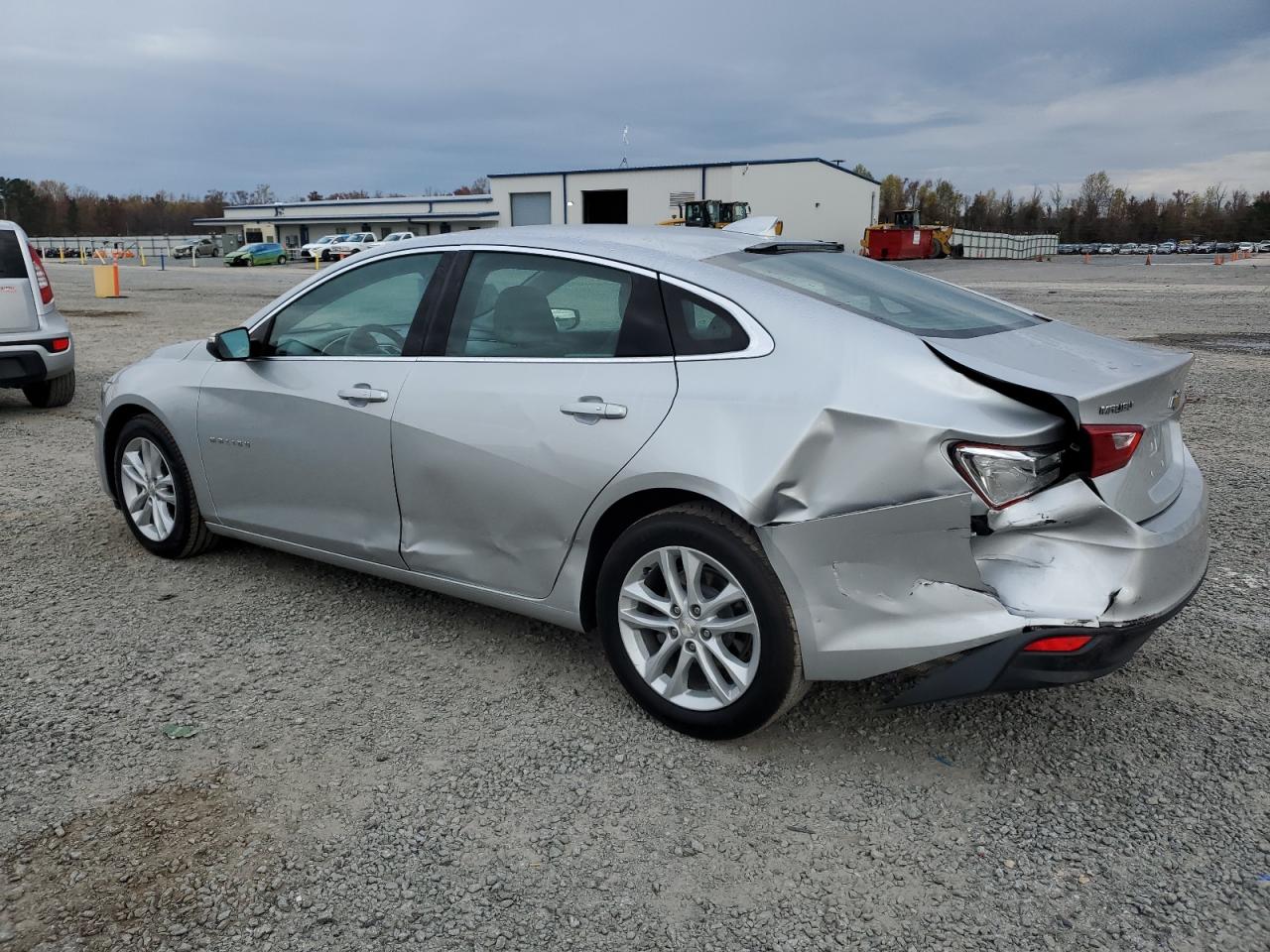 VIN 1G1ZE5ST6HF233606 2017 CHEVROLET MALIBU no.2