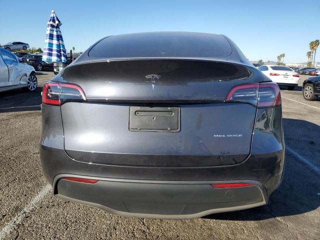  TESLA MODEL Y 2024 Серый