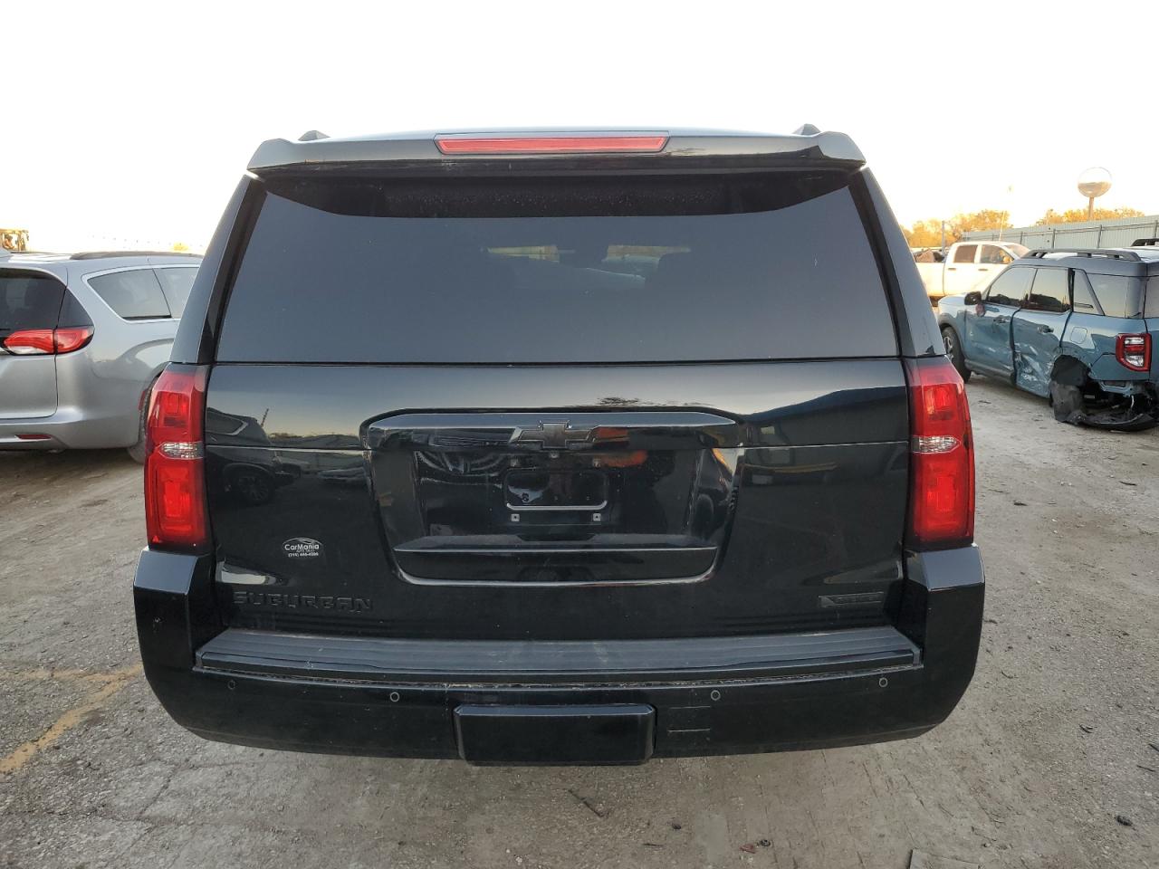 2017 Chevrolet Suburban K1500 Premier VIN: 1GNSKJKC3HR122883 Lot: 81701624