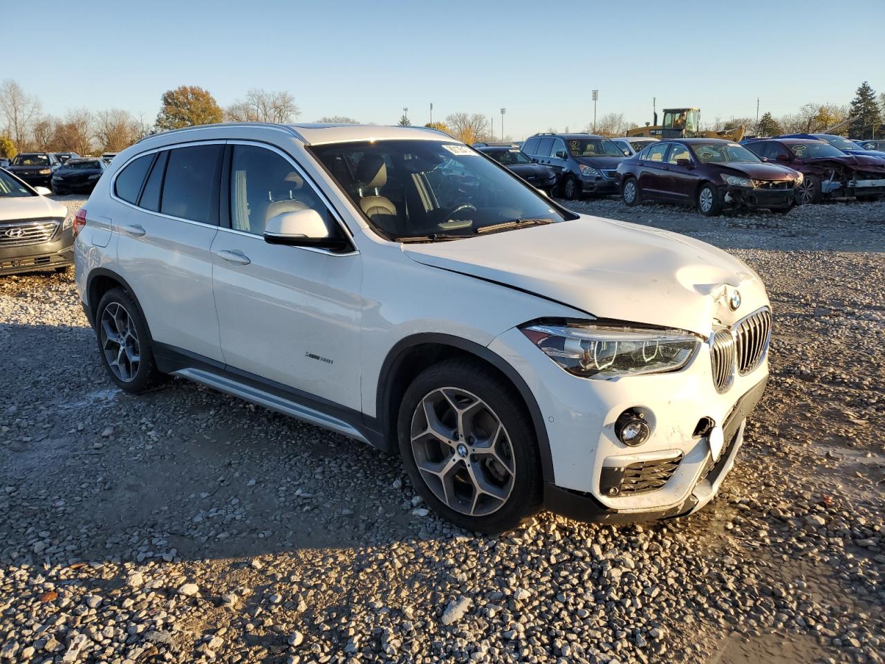 VIN WBXHT3C30GP880753 2016 BMW X1 no.4