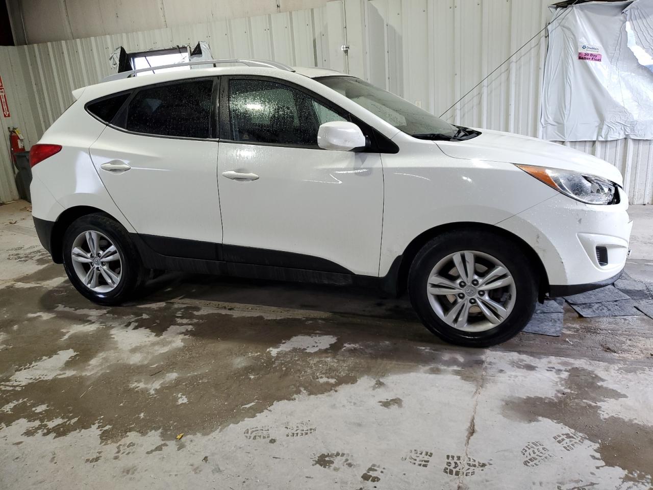 2010 Hyundai Tucson - Image 4