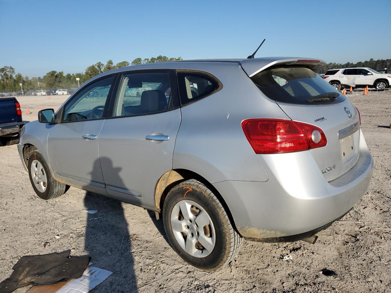 2011 Nissan Rogue - Image 2