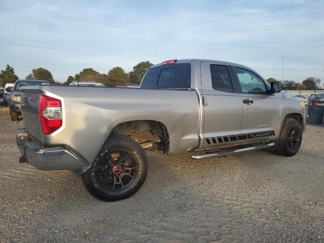 TOYOTA TUNDRA 2015 Серебристый