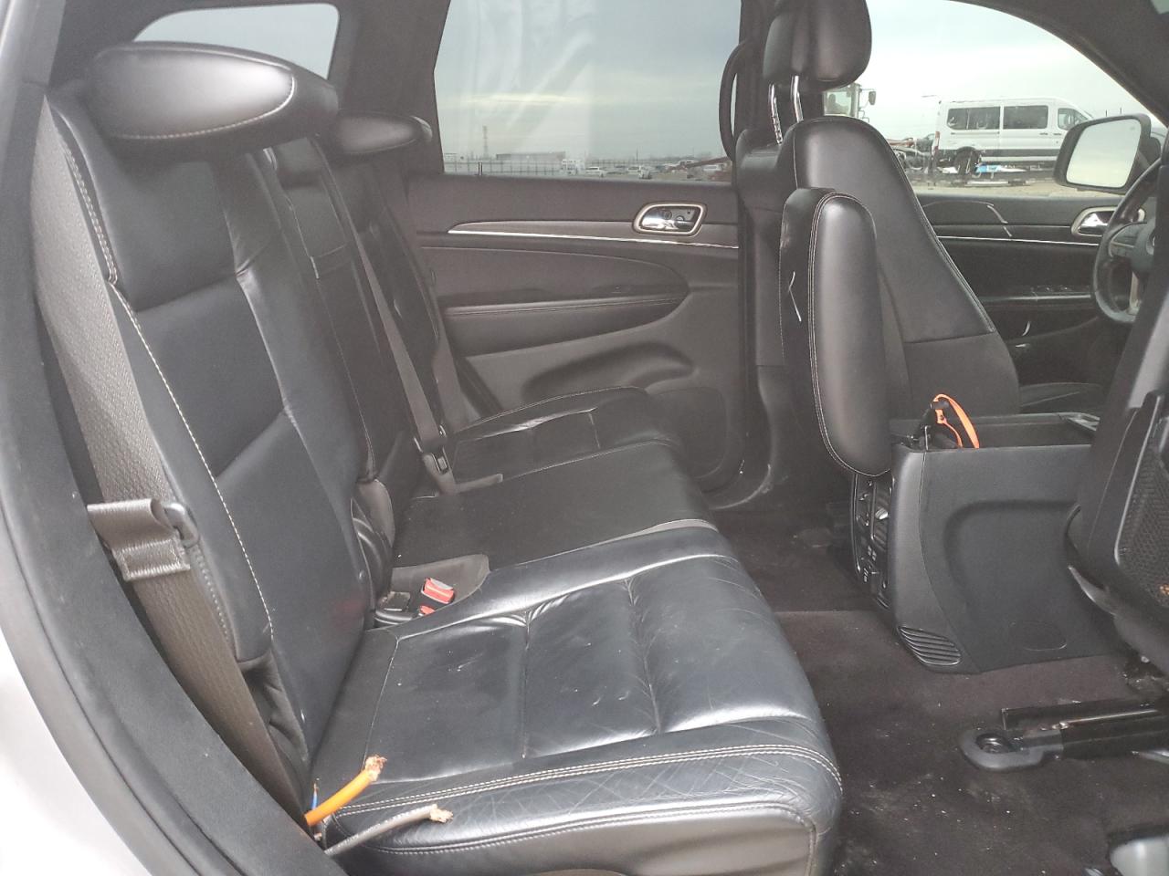 2017 Jeep Grand Cherokee - Image 11