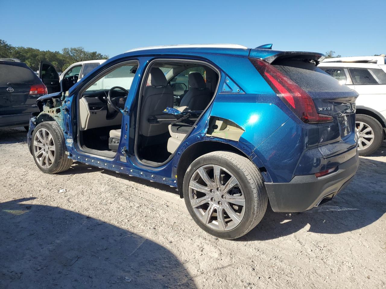 2019 Cadillac XT4 - Image 2