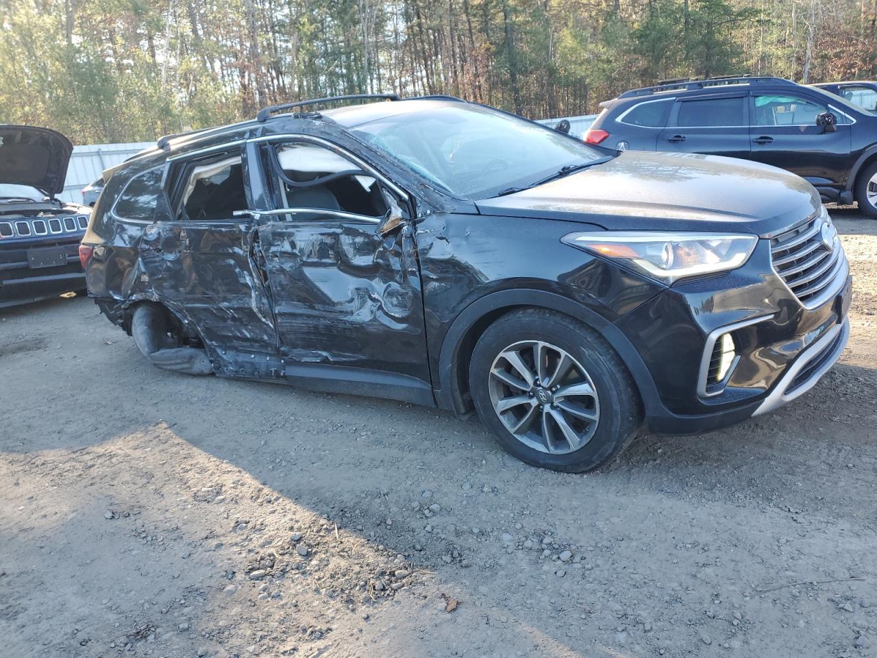 2018 Hyundai Santa Fe - Image 4