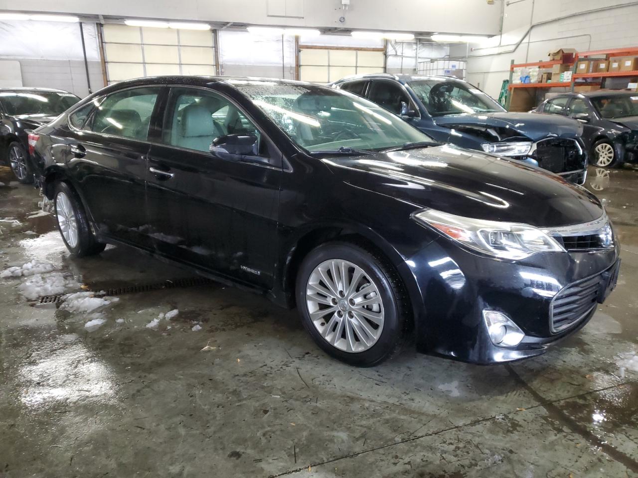 2013 Toyota Avalon - Image 4