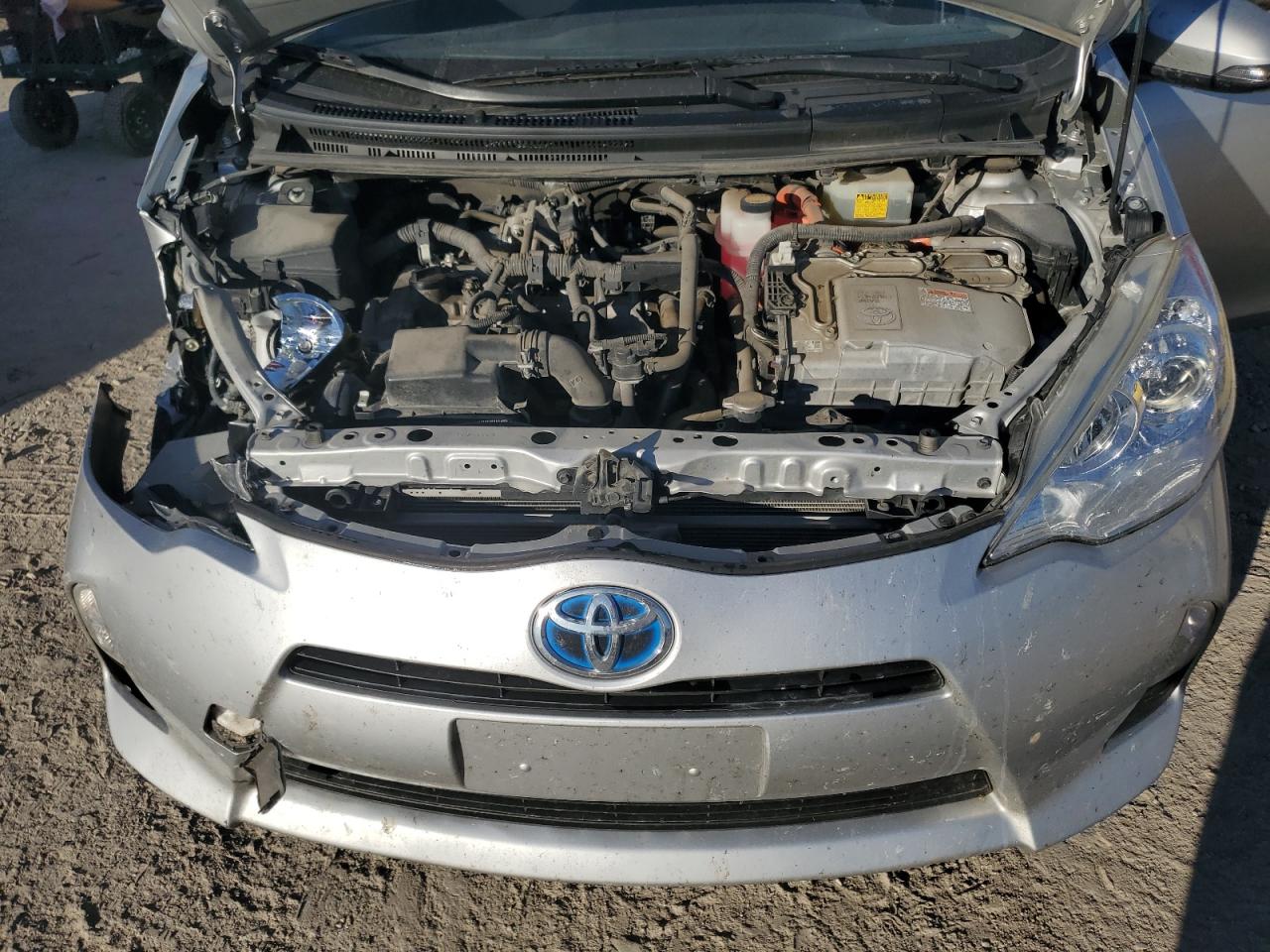 2014 Toyota Prius - Image 13