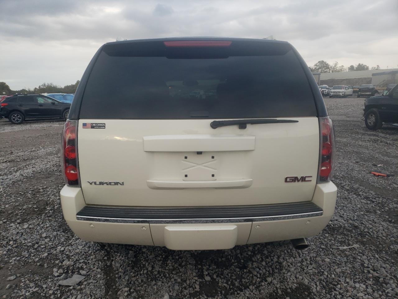 2014 GMC Yukon - Image 6