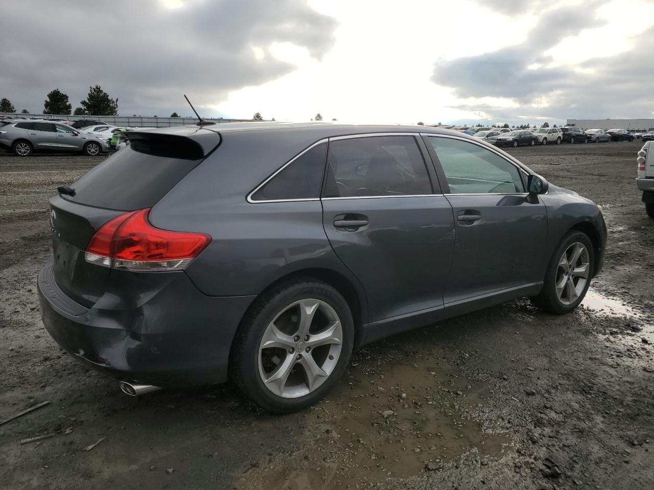 2011 Toyota Venza - Image 3