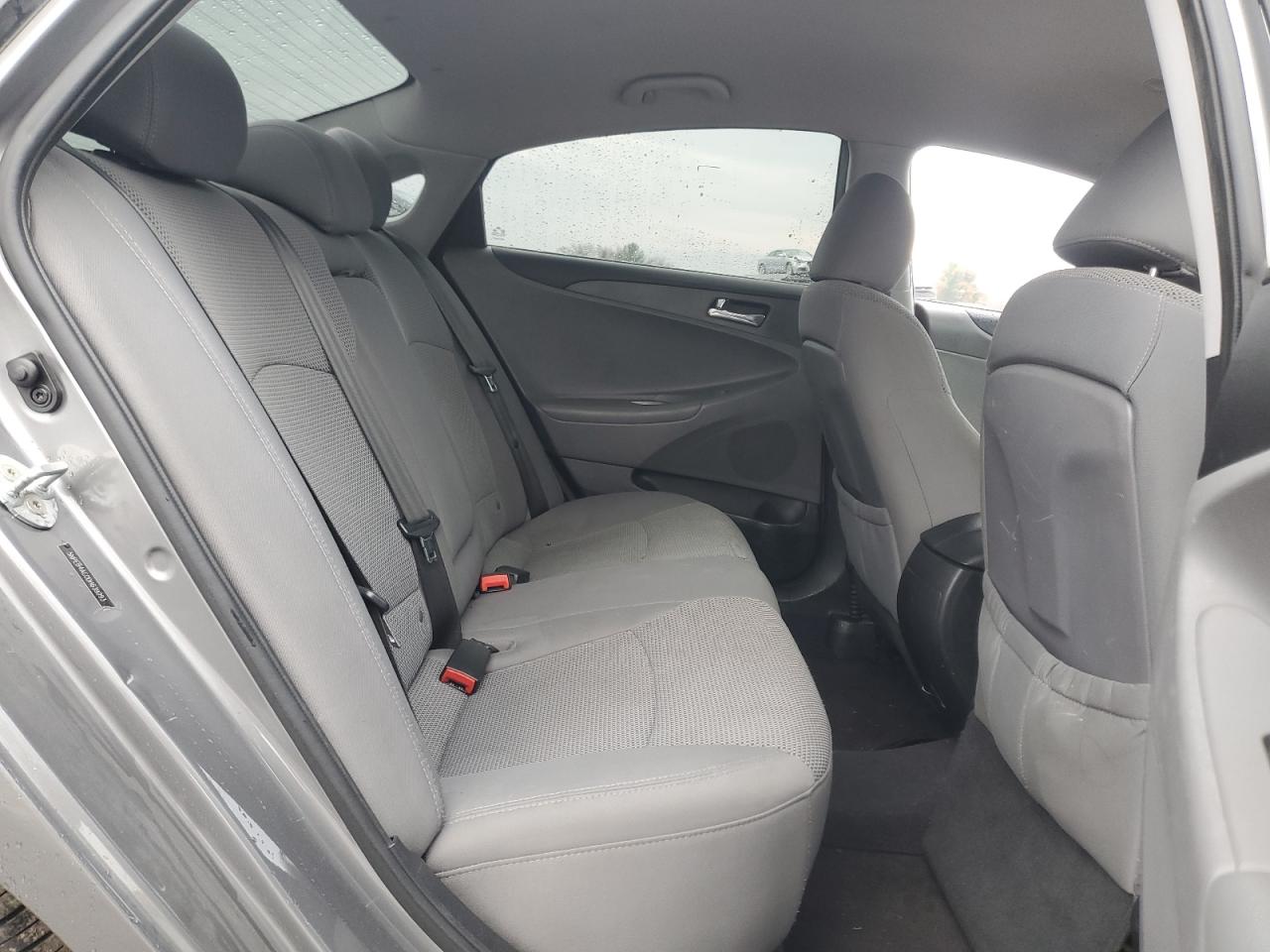 2013 Hyundai Sonata - Image 10