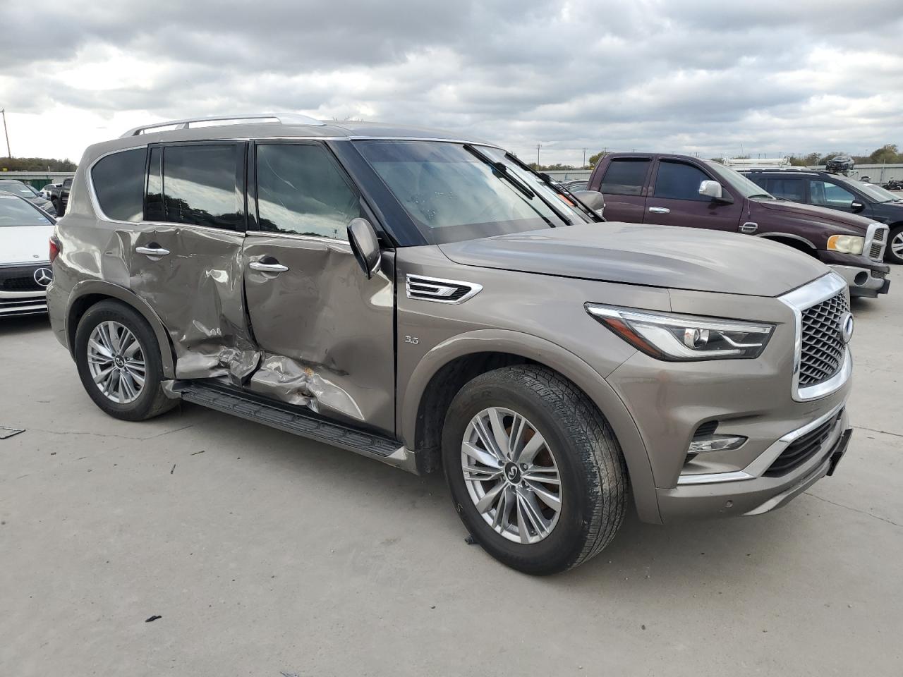 2019 Infiniti QX80 - Image 4
