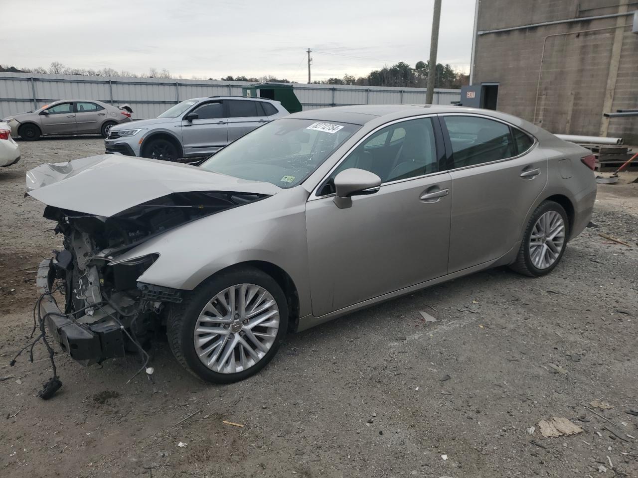 2016 Lexus ES - Image 1