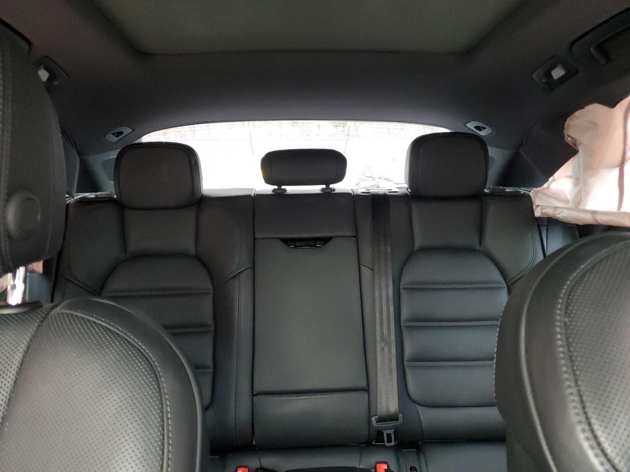 2020 Porsche Macan - Image 10