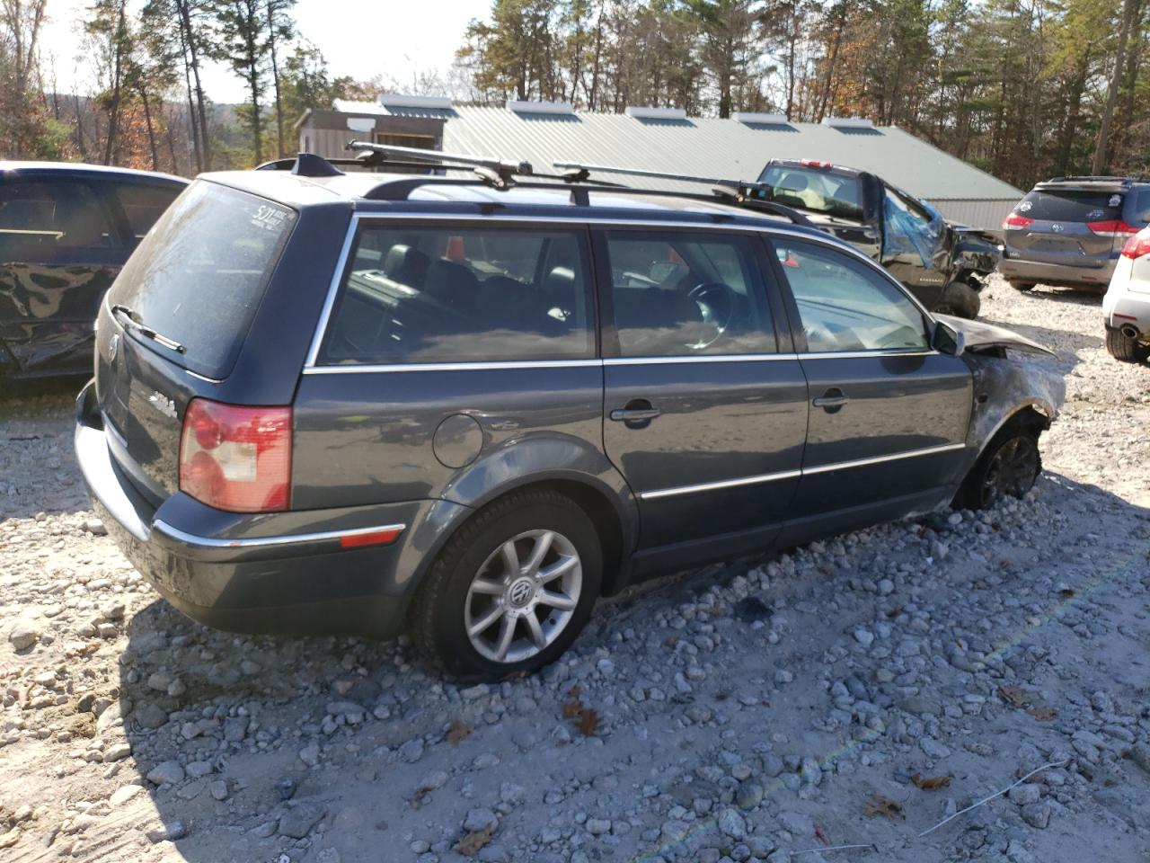 2004 Volkswagen Passat - Image 3