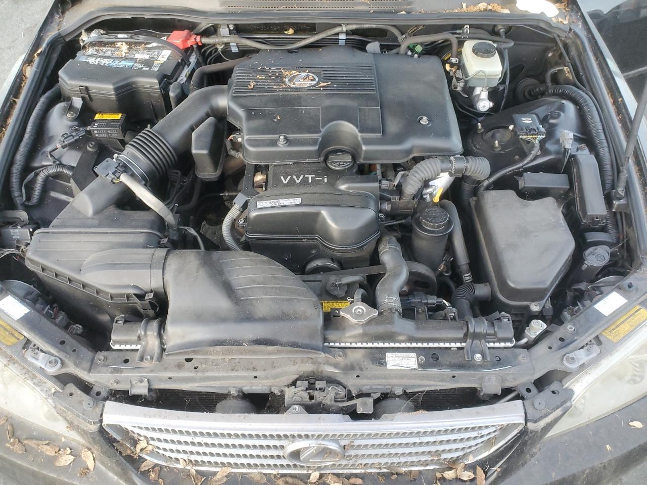 2001 Lexus IS - Image 11