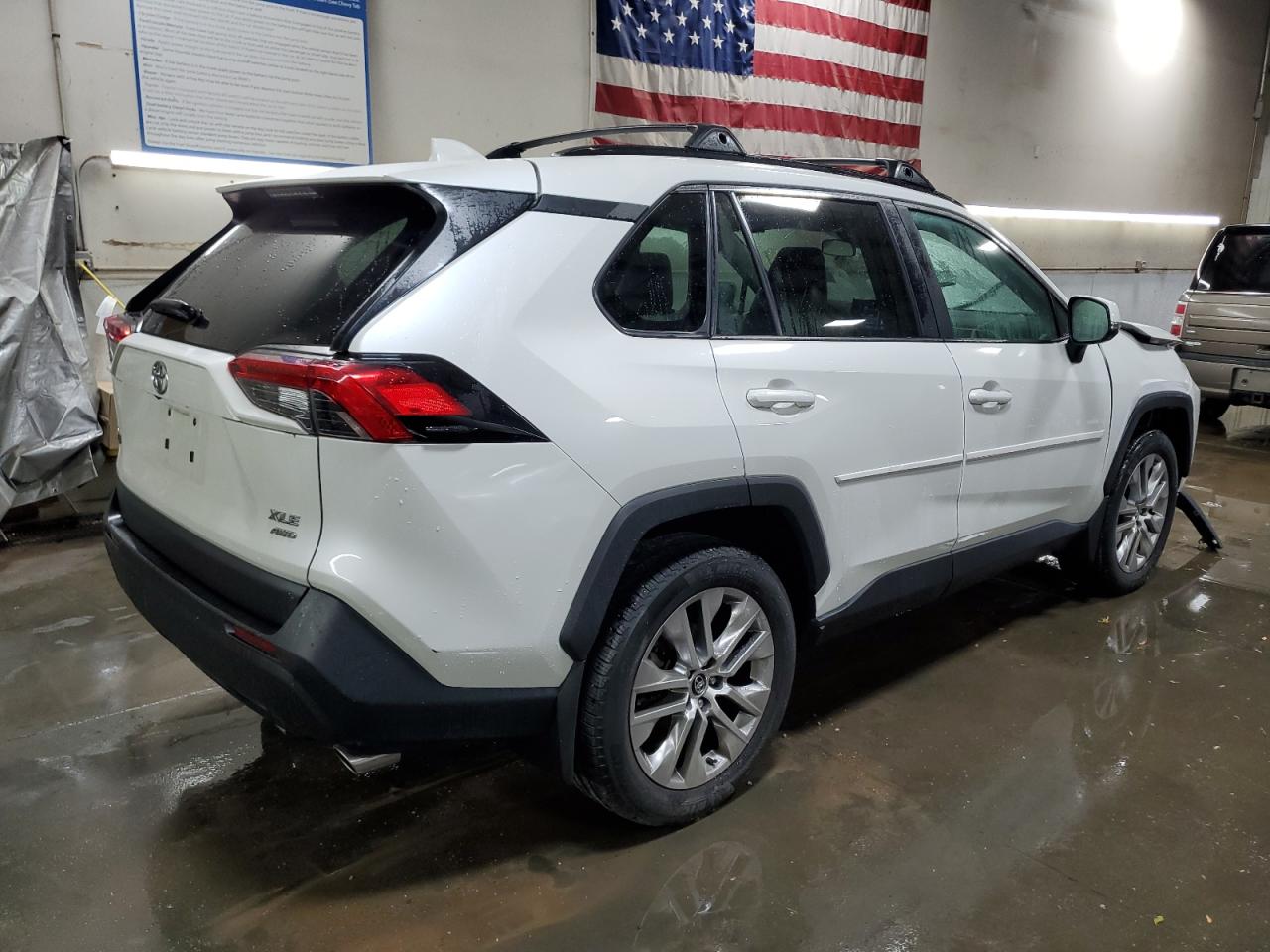 2021 Toyota Rav4 Xle Premium VIN: 2T3A1RFV2MW145230 Lot: 79105504