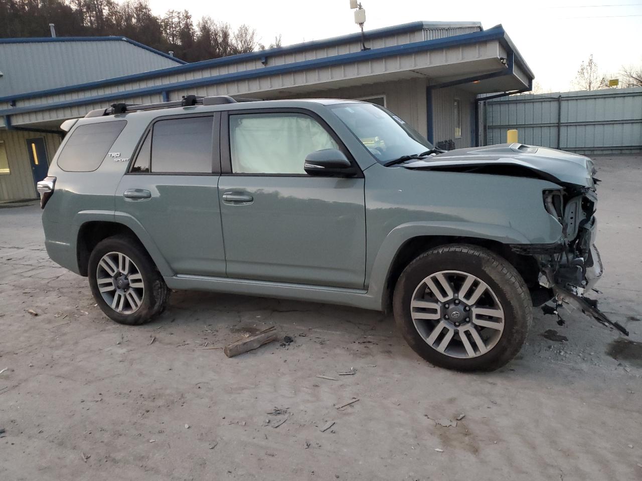 2022 Toyota 4Runner - Image 4