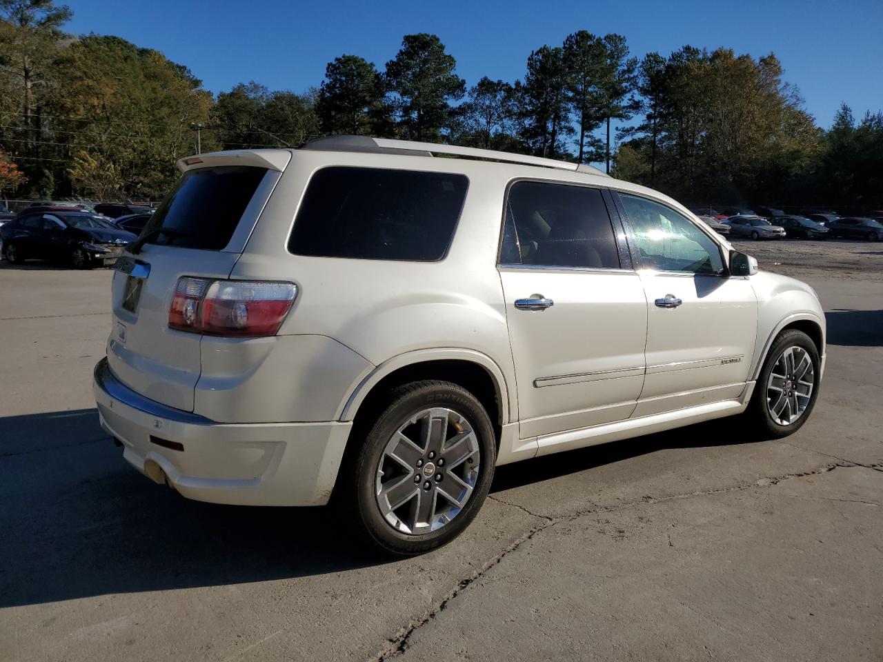 2011 GMC Acadia - Image 3