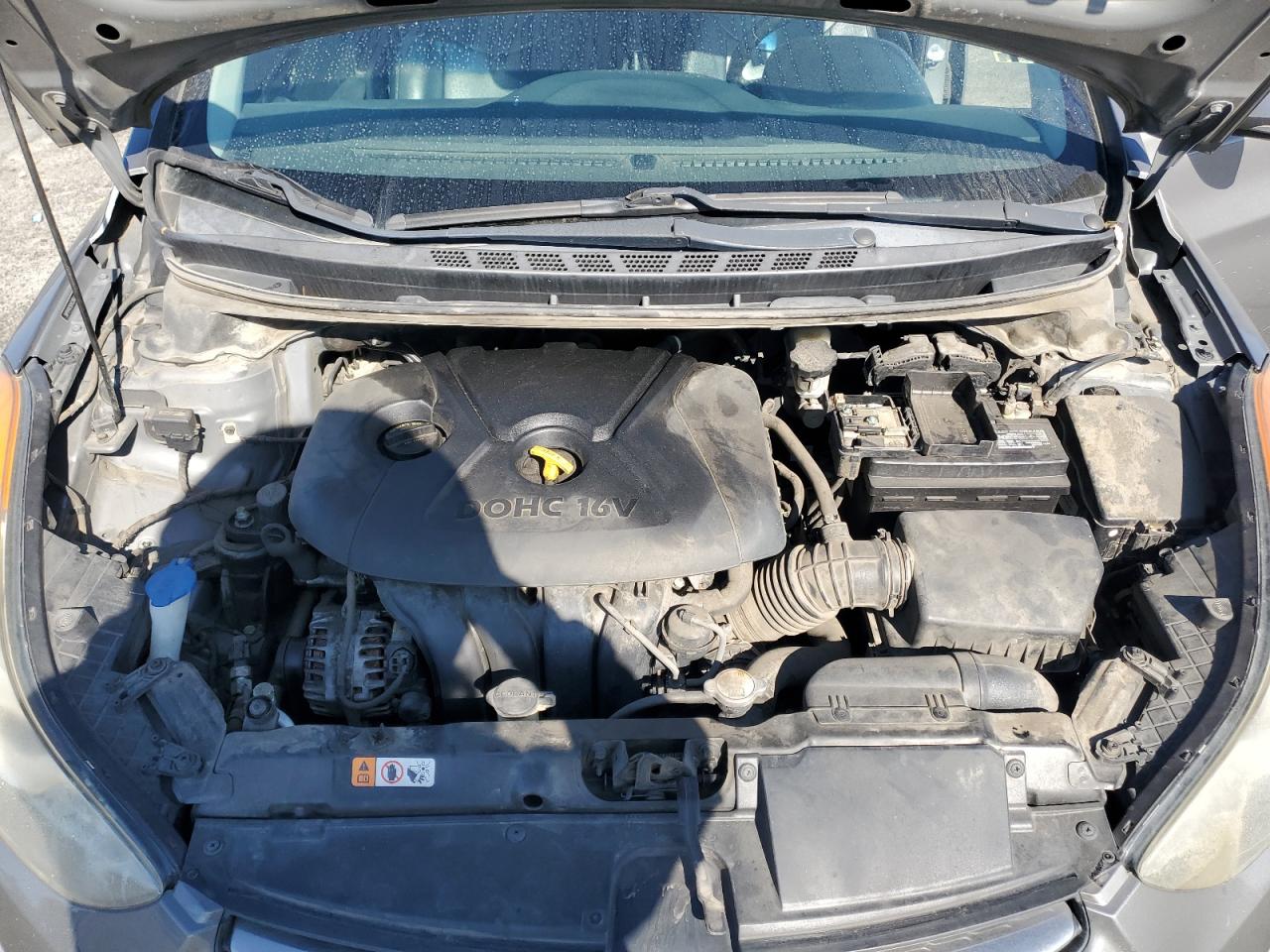2013 Hyundai Elantra - Image 13