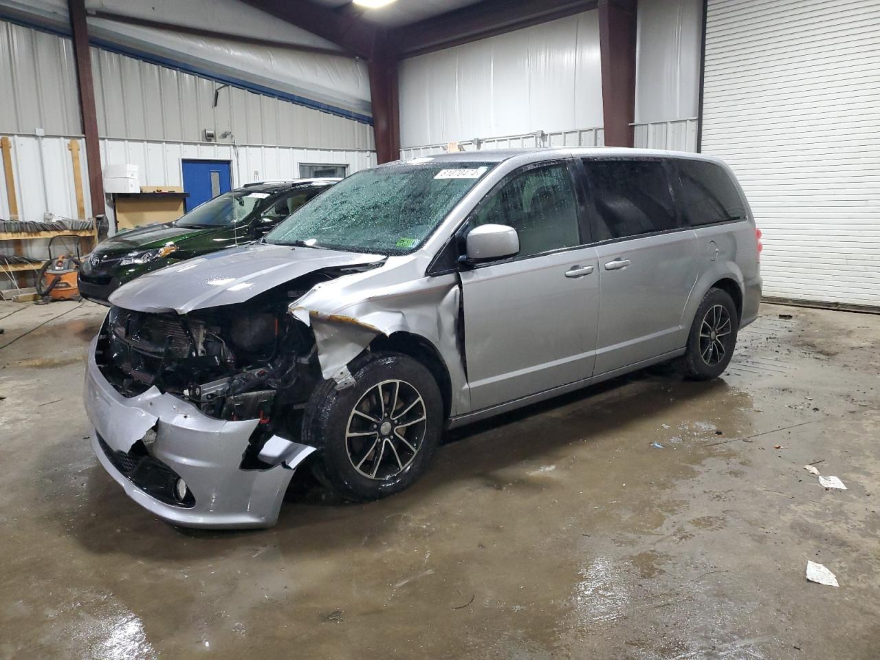 2018 Dodge Caravan - Image 1