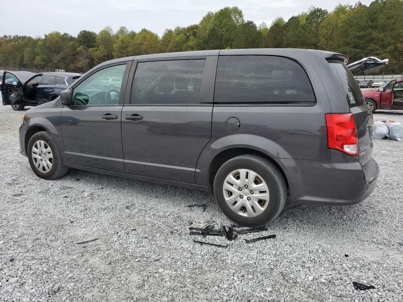2019 Dodge Caravan - Image 2