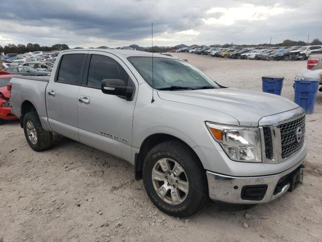  NISSAN TITAN 2018 Сріблястий