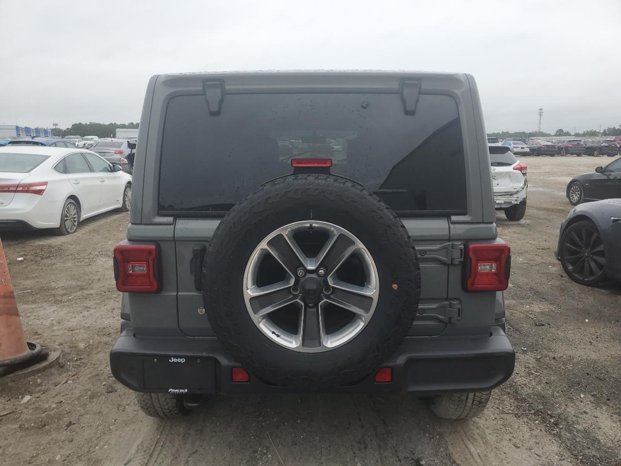 2018 Jeep Wrangler Unlimited Sahara VIN: 1C4HJXEG6JW303278 Lot: 81665624