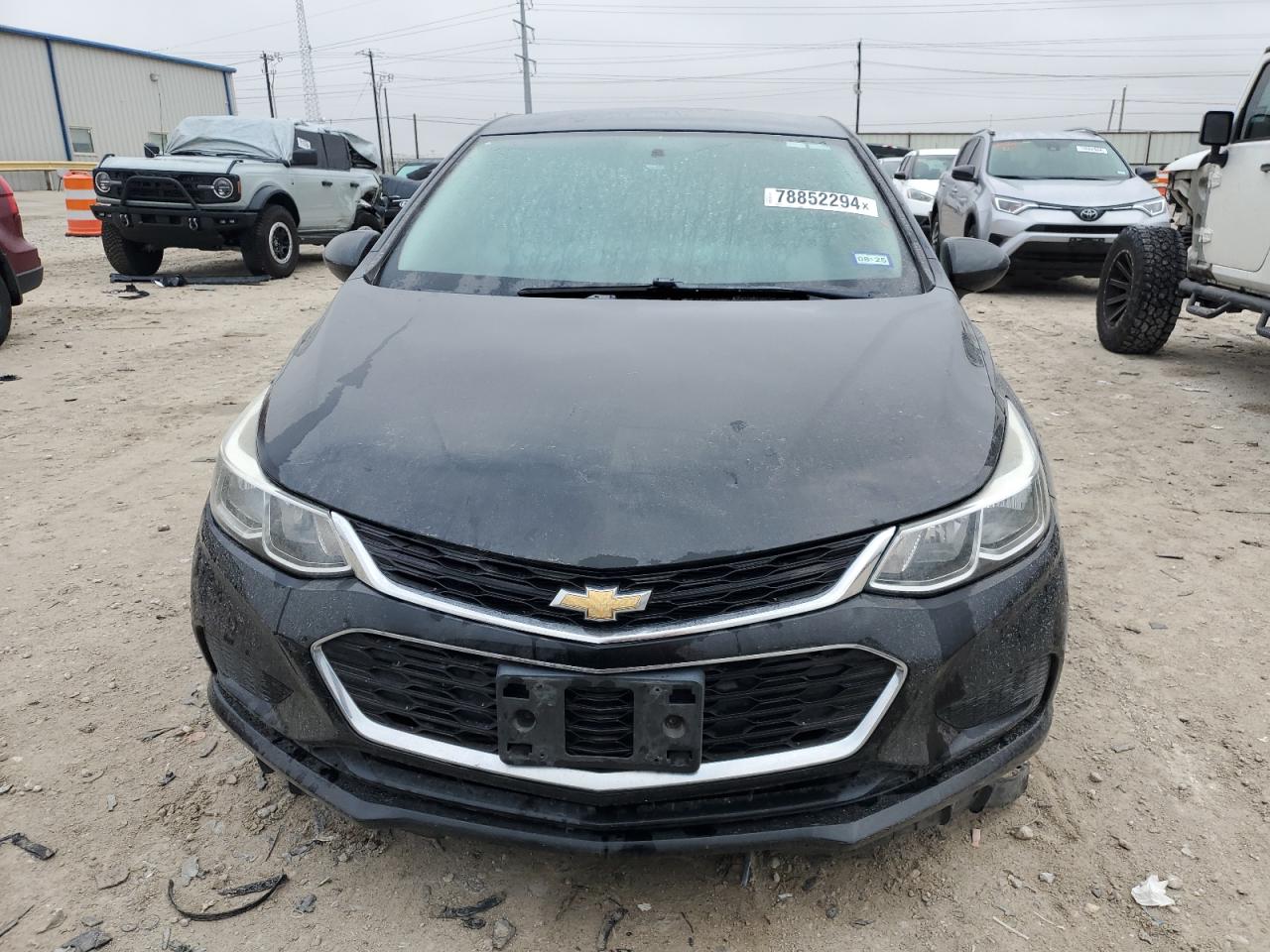 2018 Chevrolet Cruze - Image 5