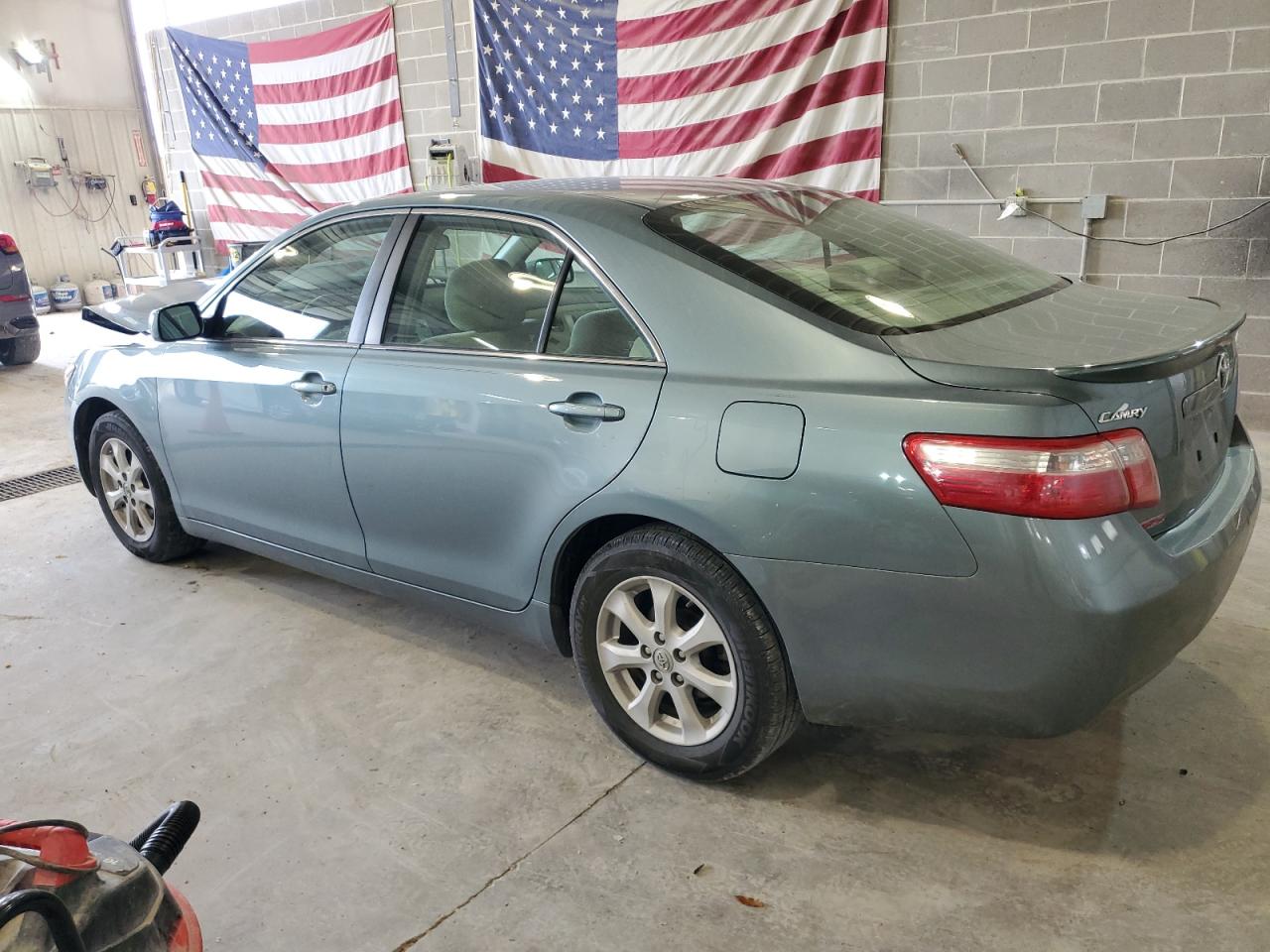 2009 Toyota Camry - Image 2