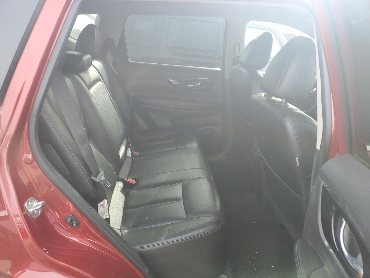 2018 Nissan Rogue - Image 11