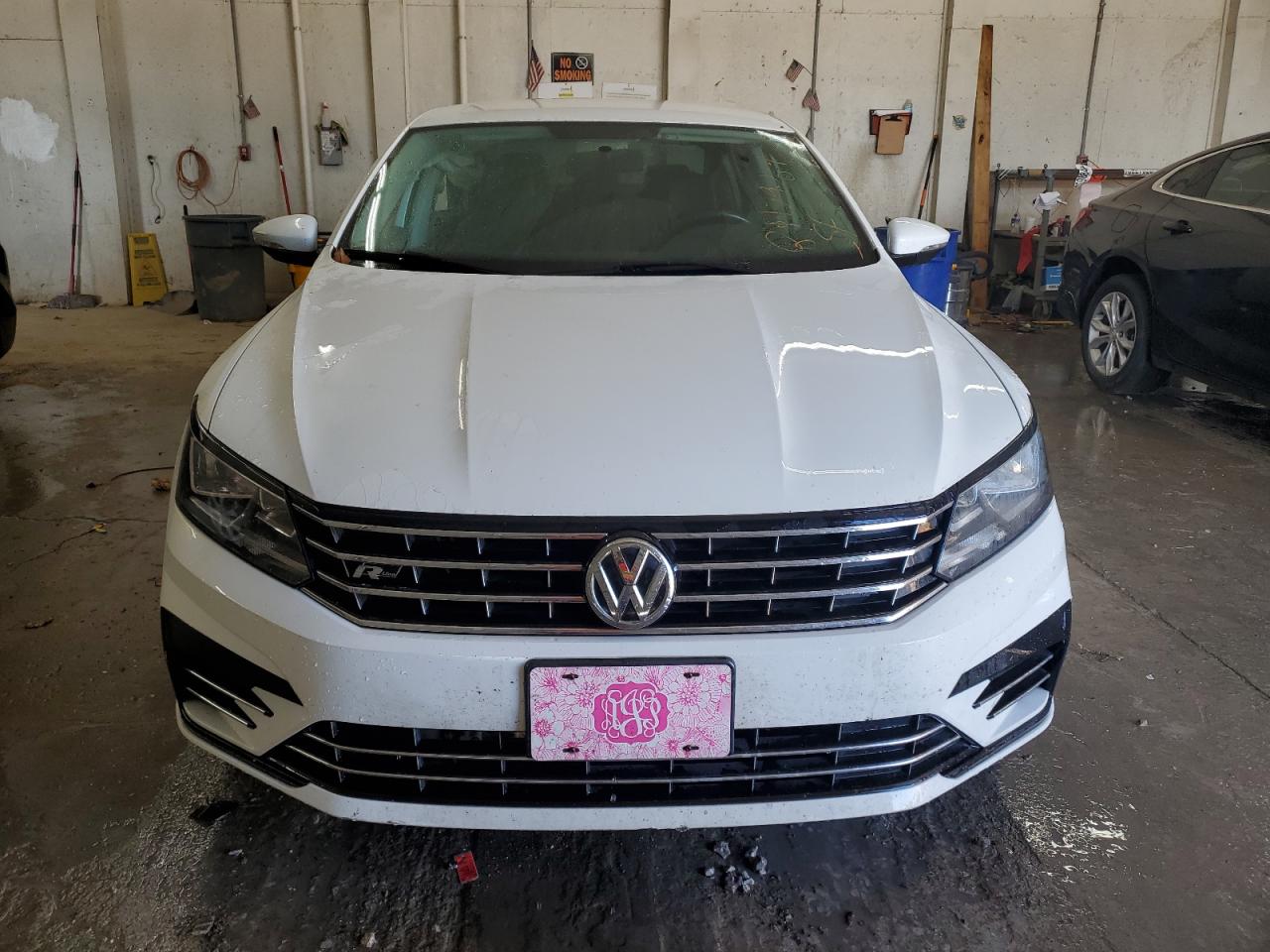 2016 Volkswagen Passat - Image 5