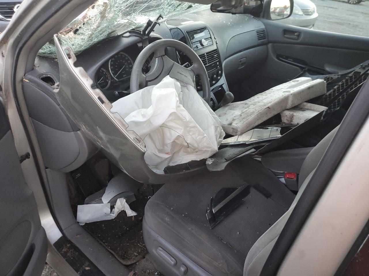 2005 Toyota Sienna - Image 8