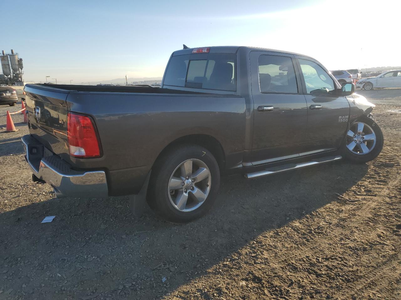 2016 RAM 1500 - Image 3