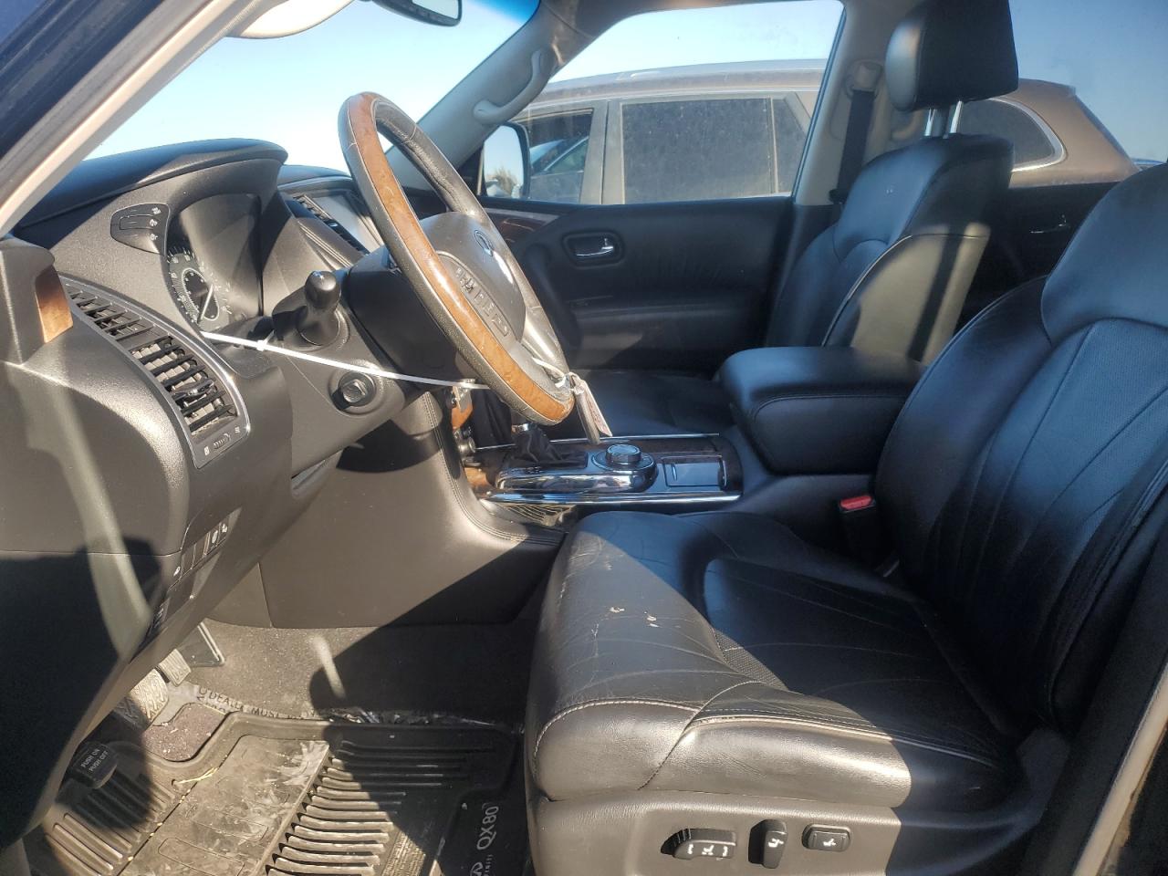 2014 Infiniti QX80 - Image 7