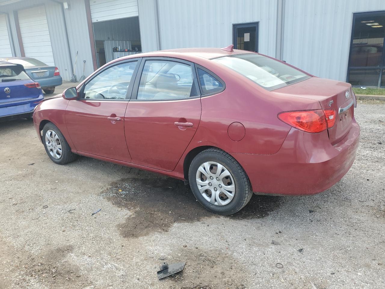 2010 Hyundai Elantra - Image 2