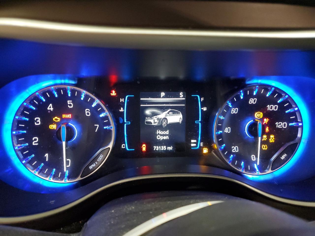 2017 Chrysler Pacifica - Image 9