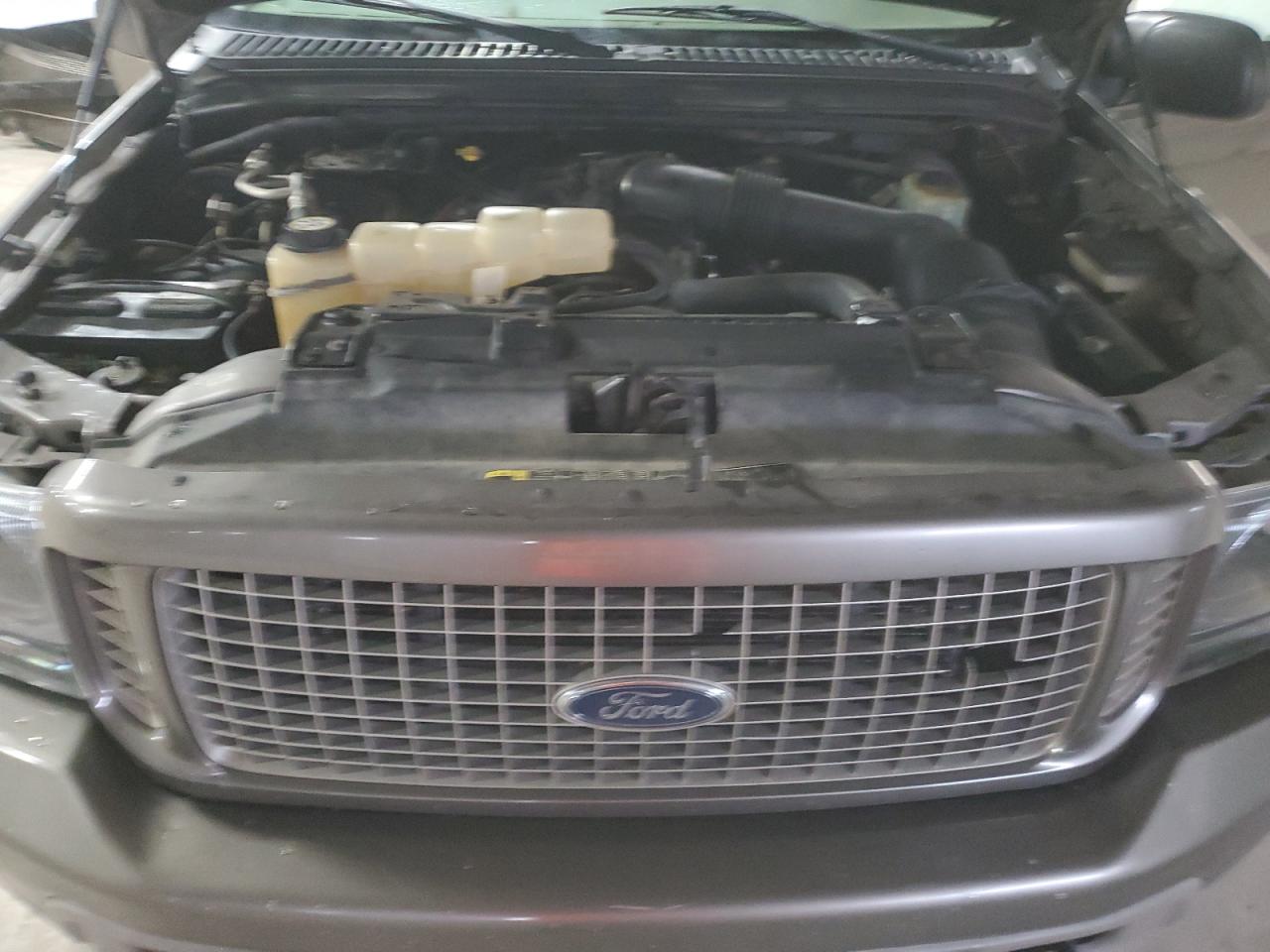 2003 Ford Excursion - Image 12