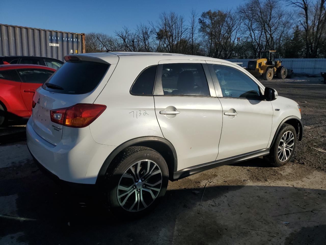 2016 Mitsubishi Outlander - Image 3