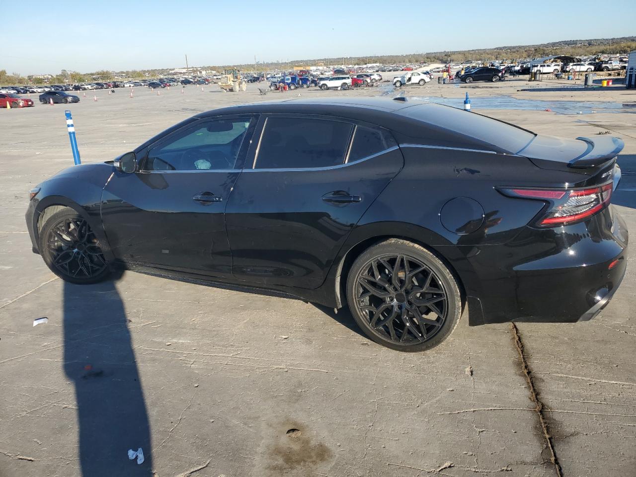 2019 Nissan Maxima - Image 2