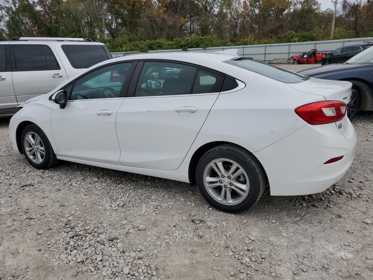 2017 Chevrolet Cruze - Image 2