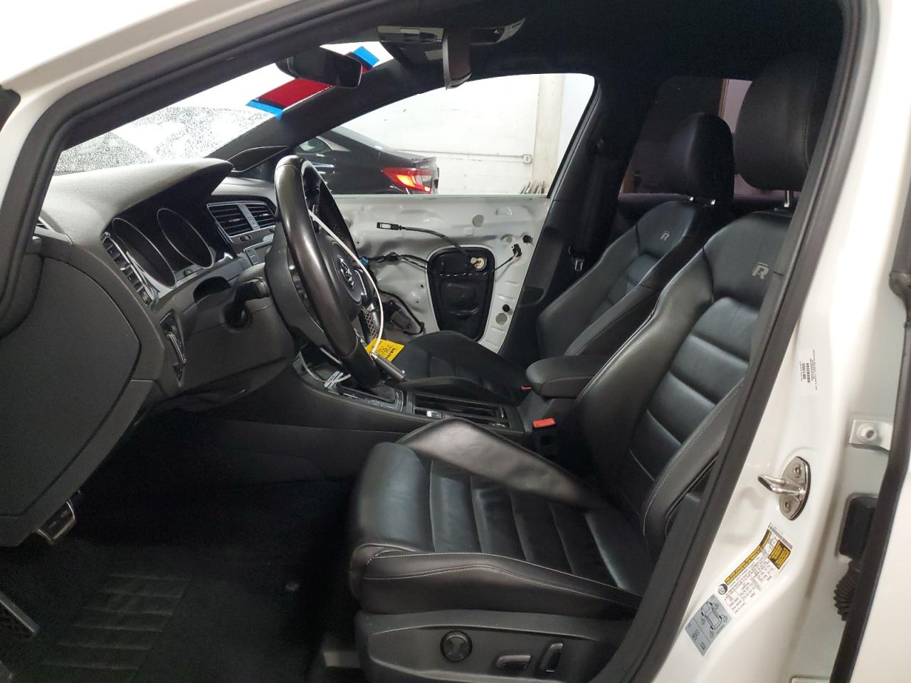 2017 Volkswagen Golf - Image 7