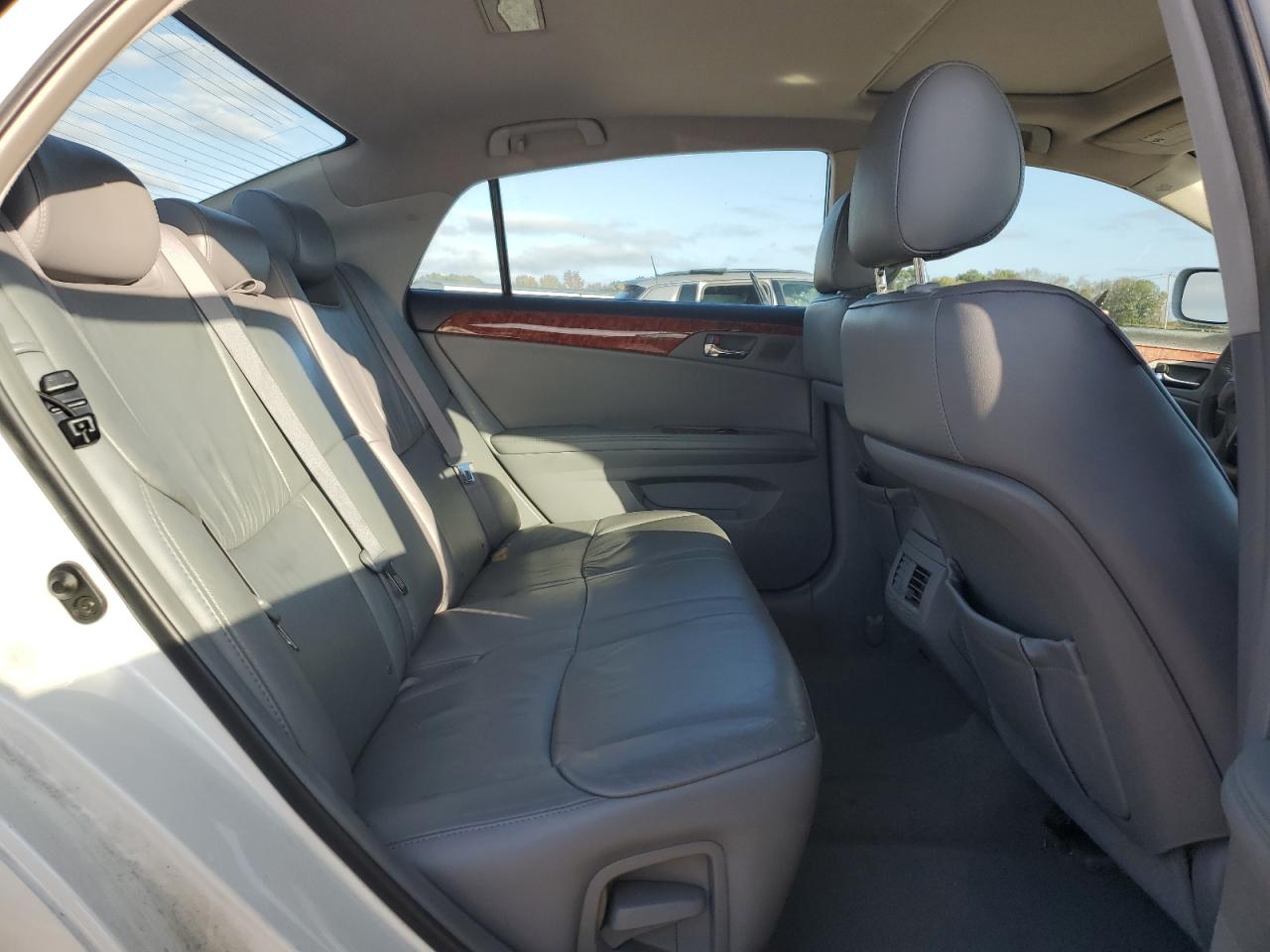 2006 Toyota Avalon - Image 10