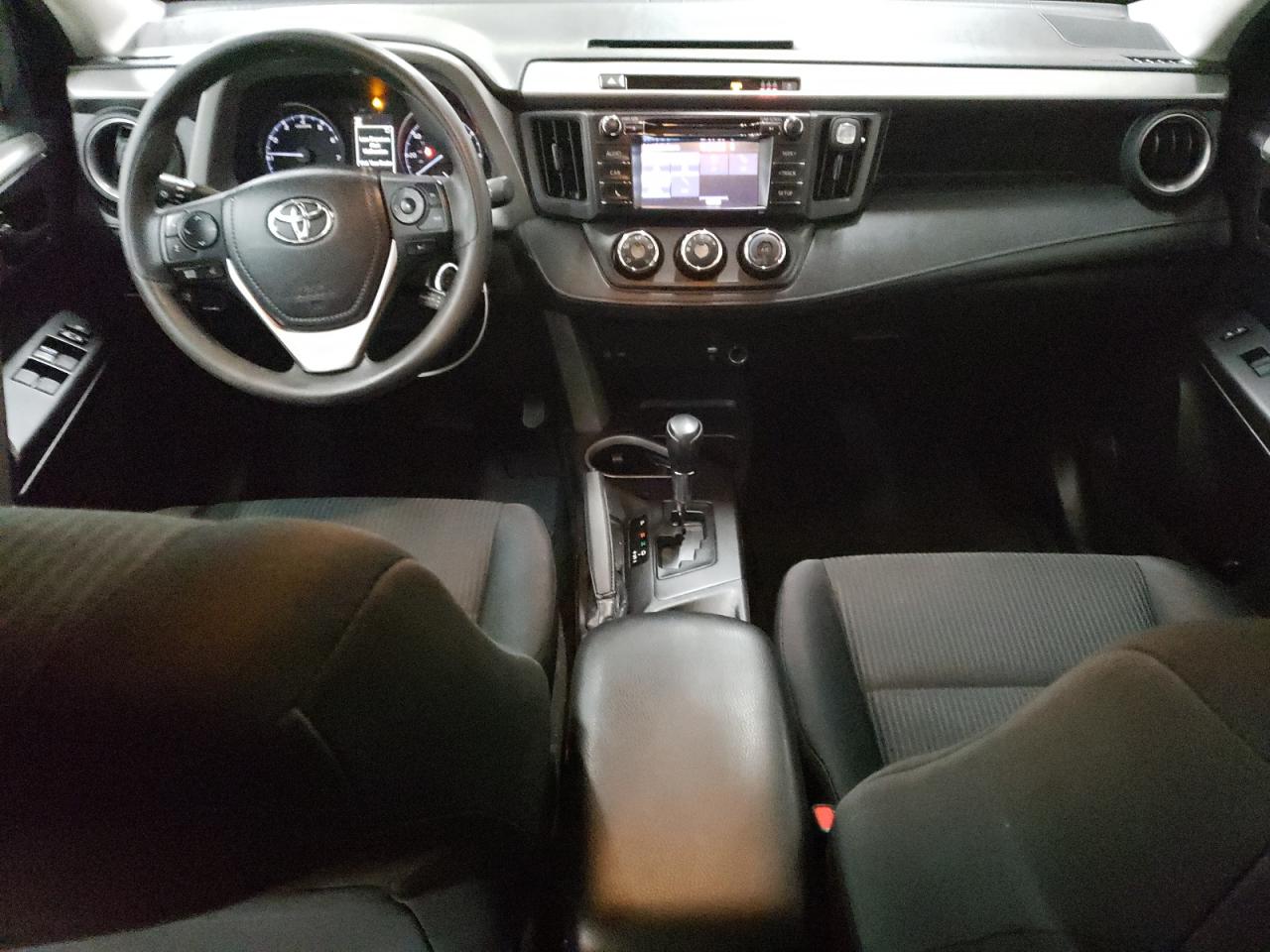 2018 Toyota RAV 4 - Image 8