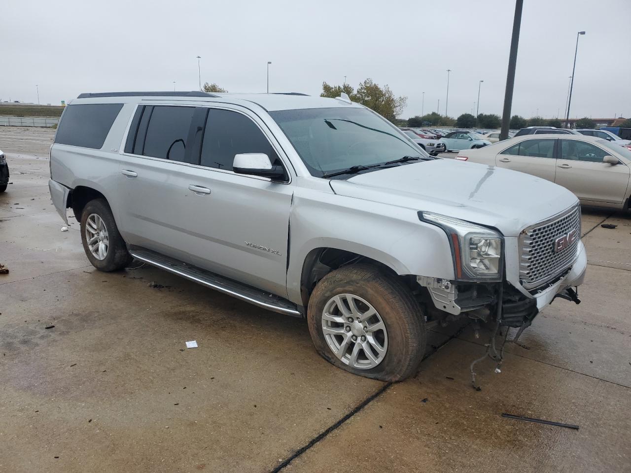 2016 GMC Yukon - Image 4