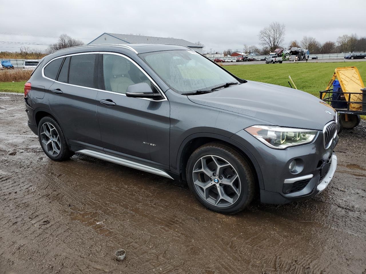 VIN WBXHT3C37H5F76125 2017 BMW X1 no.4