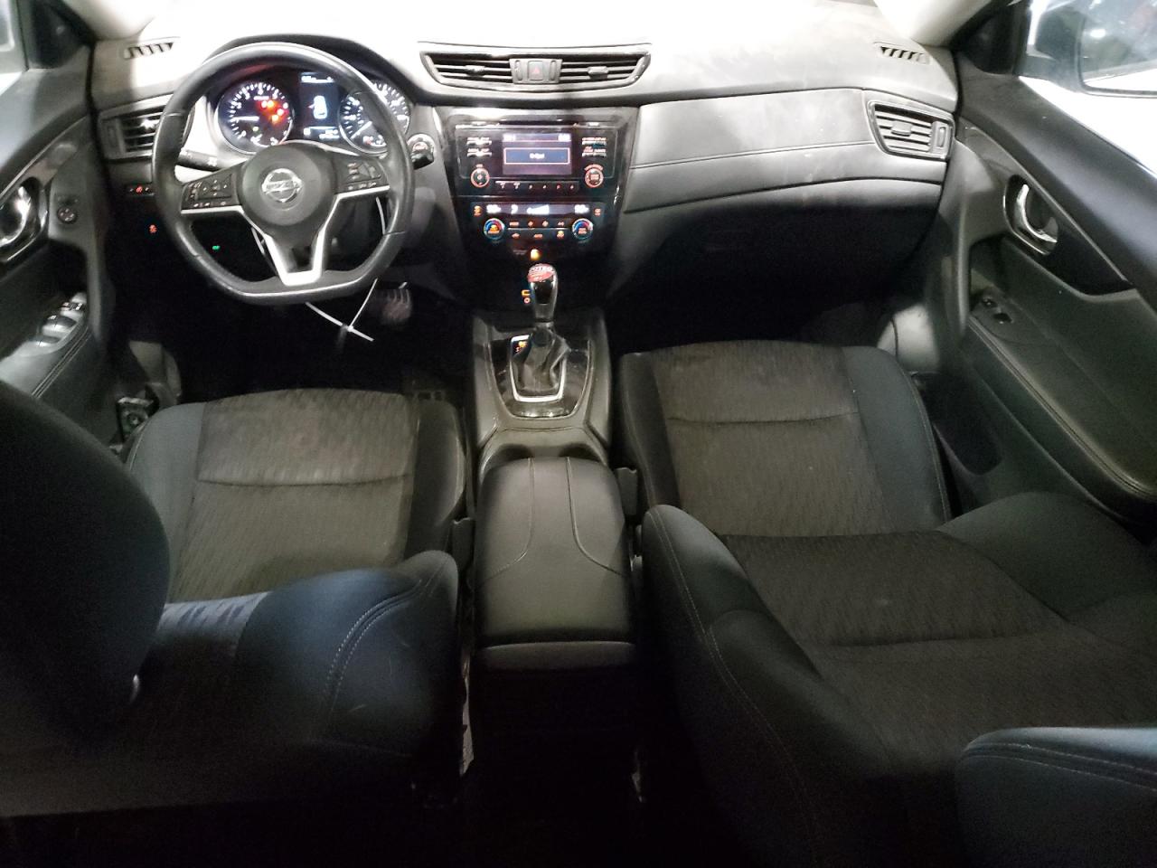 2017 Nissan Rogue - Image 8