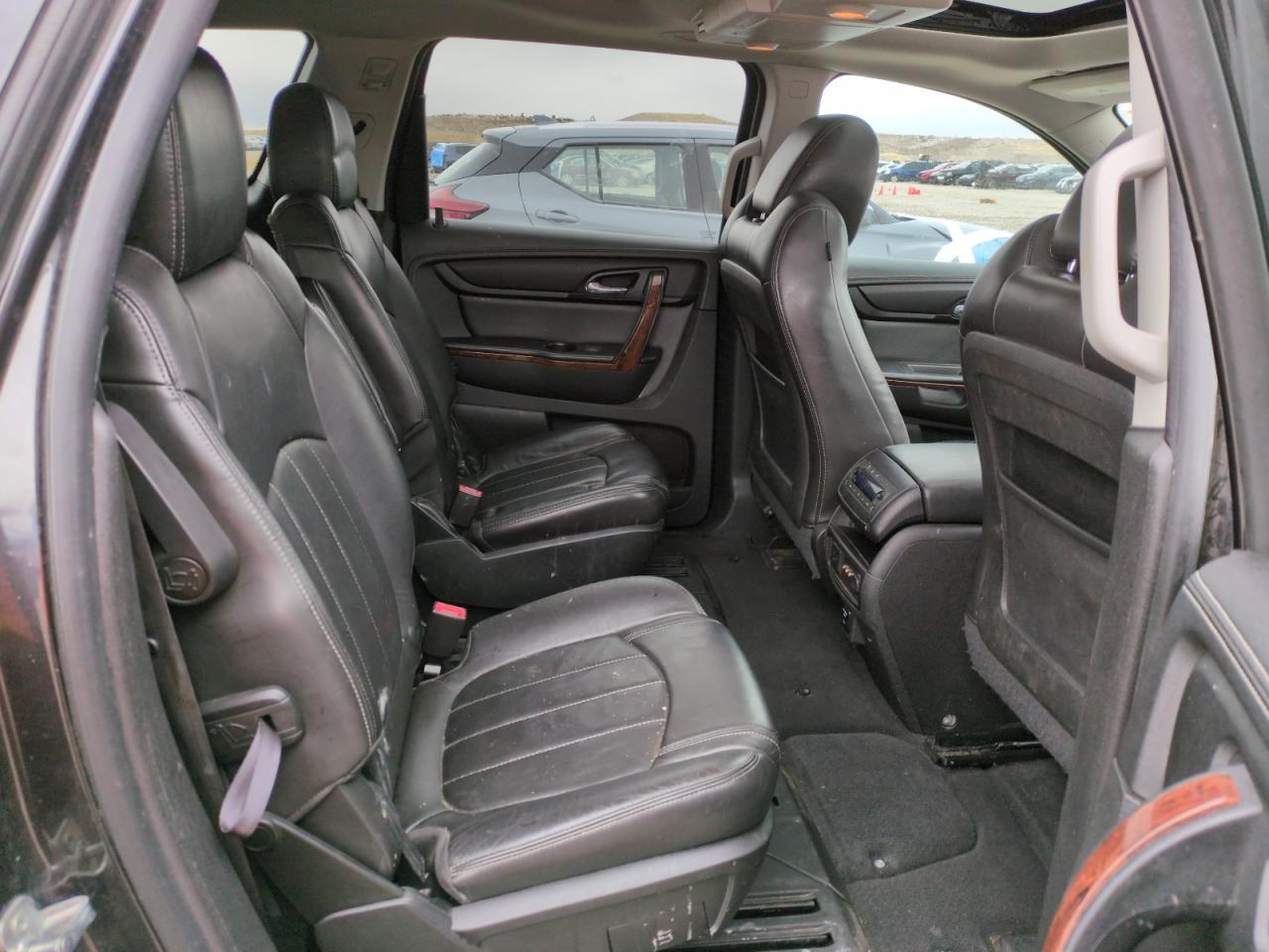 2014 Chevrolet Traverse - Image 10