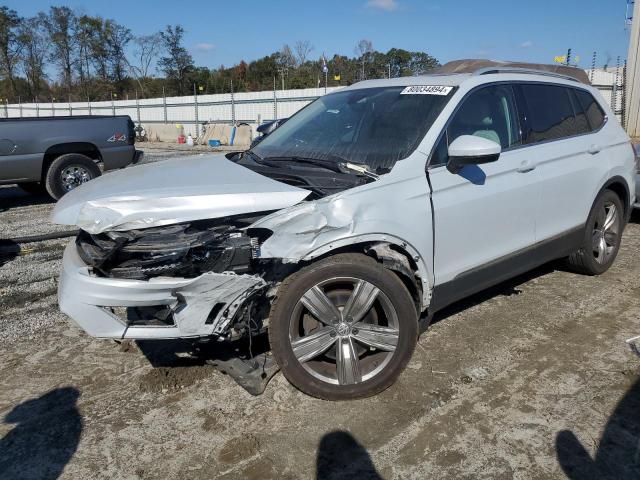  VOLKSWAGEN TIGUAN 2018 Серебристый