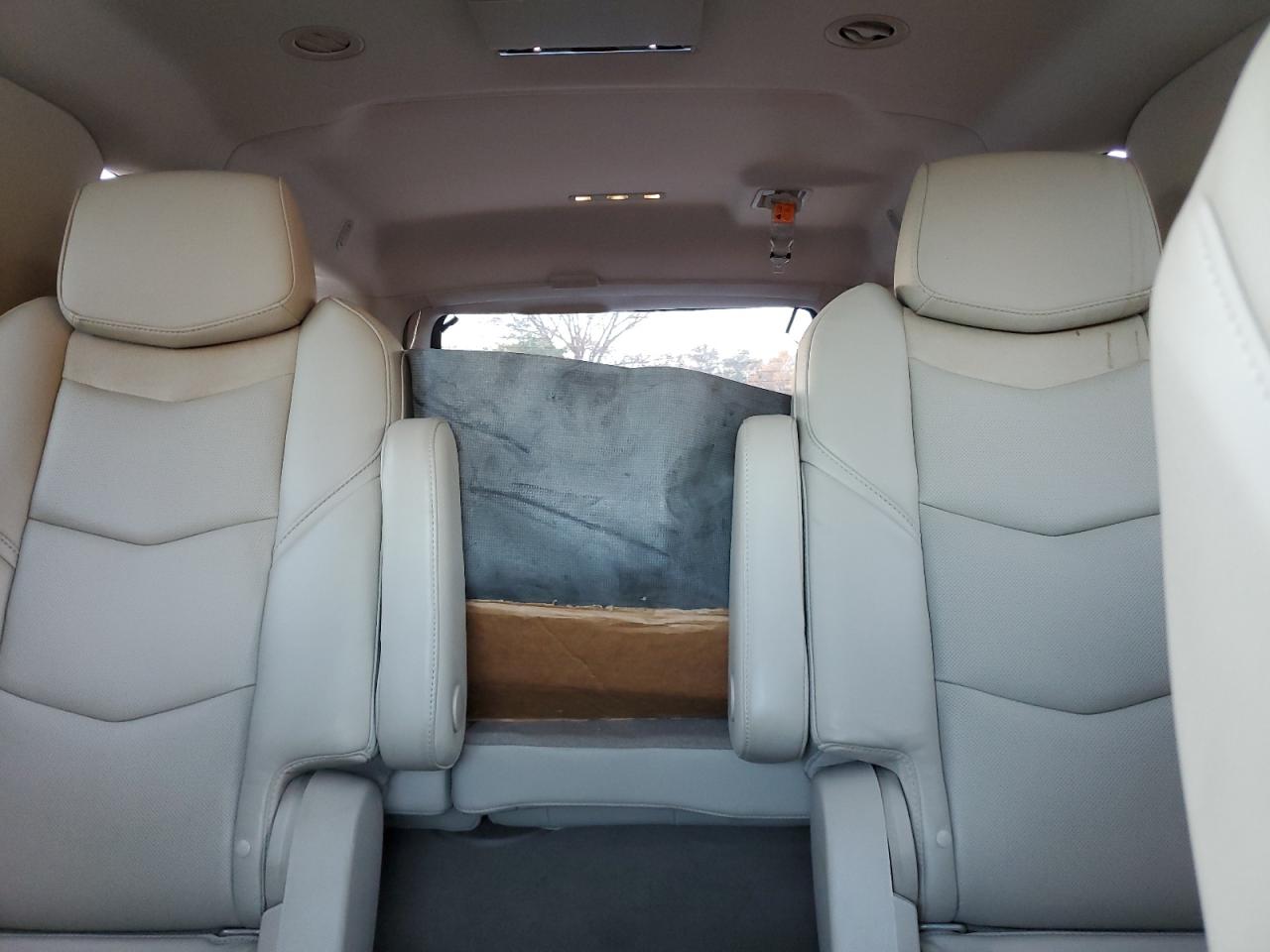 2017 Cadillac Escalade - Image 10